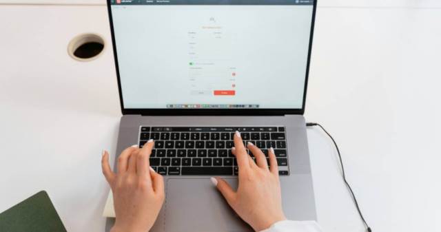 最蠢詐騙！他收帳戶凍結警告信「標題5字露餡」　網驚：居然也在用AI